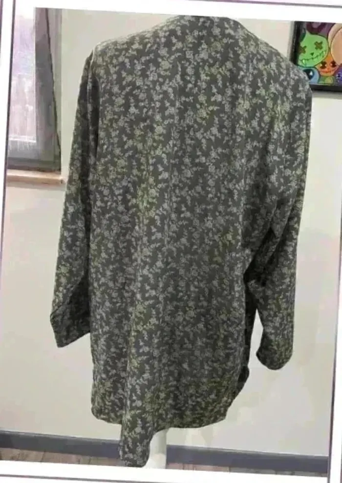 Chemise taille 44 - photo numéro 2