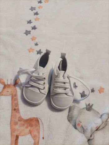 Chaussures blanches à lacets