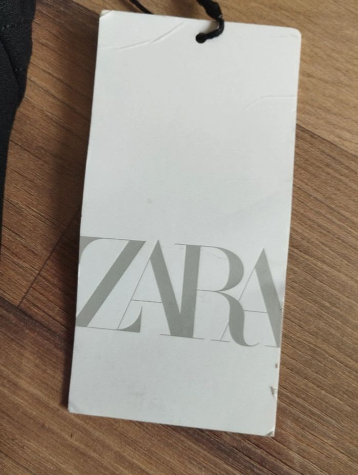 Top court Zara neuf - photo numéro 3