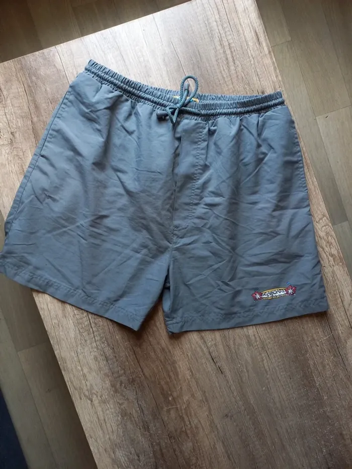 Short homme T. 42