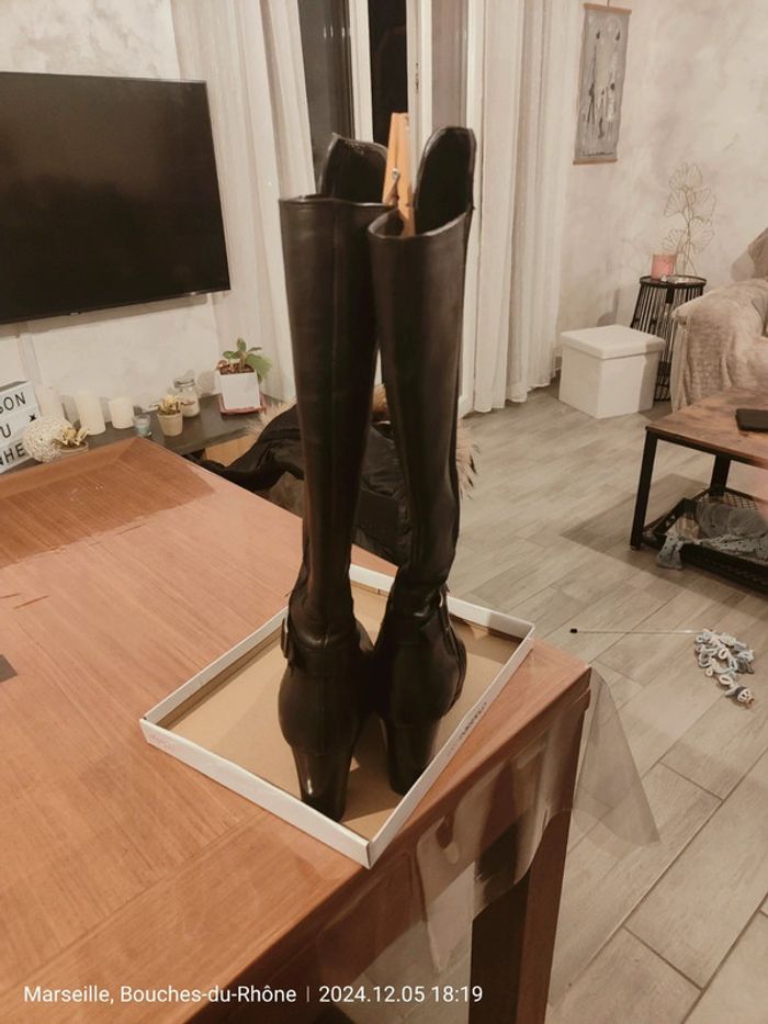Botte noire - photo numéro 3