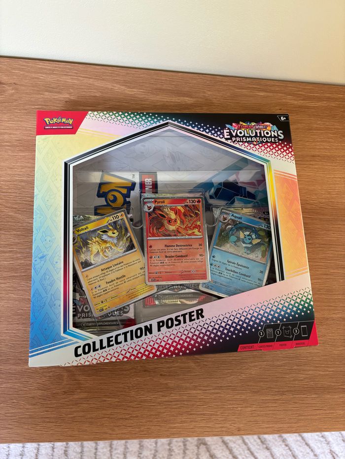 Pokémon Poster 8.5 Évolutions Prismatiques