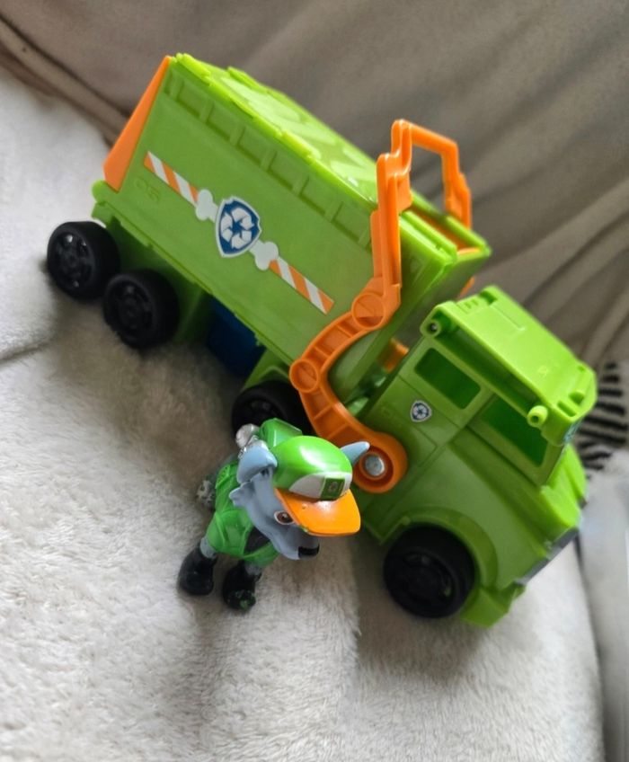 Véhicule big truck Rocky