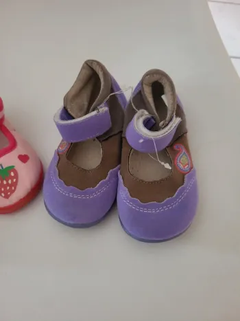 Lot chaussons chaussures fille