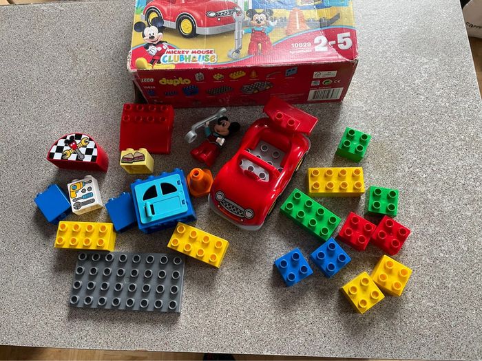 Boîte lego duplo 10828 L’atelier de Mickey - photo numéro 11