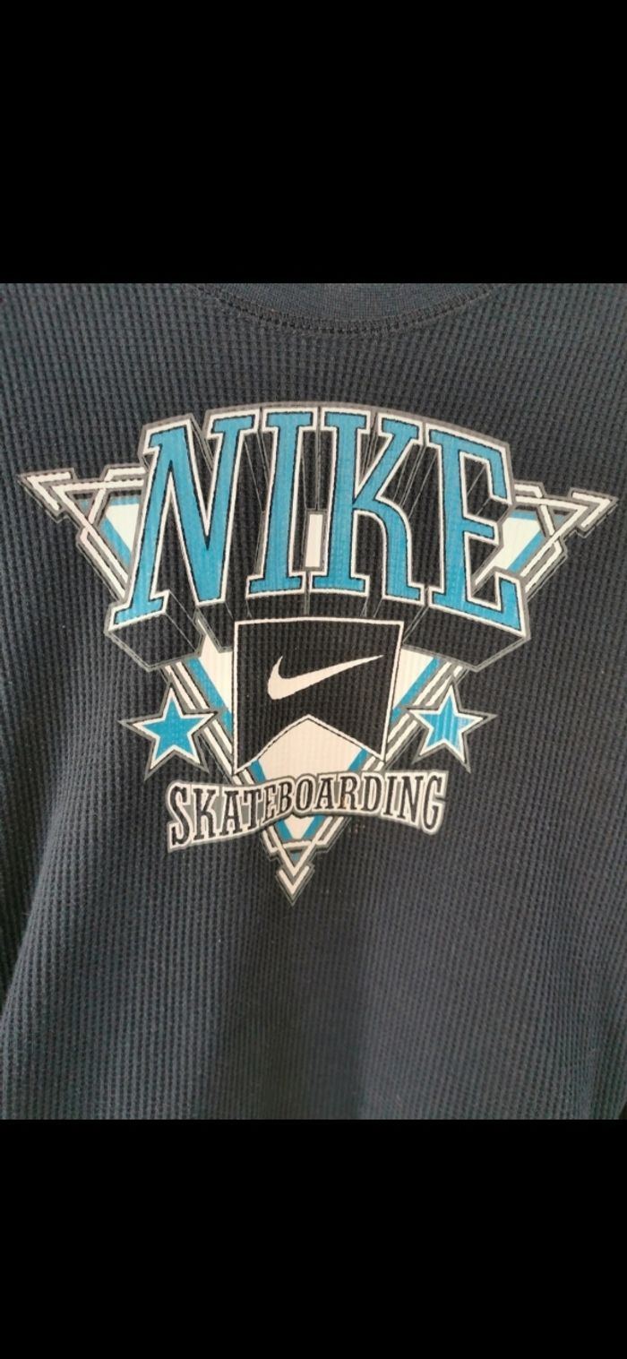 Tee shirt Nike 4/5 ans - photo numéro 2