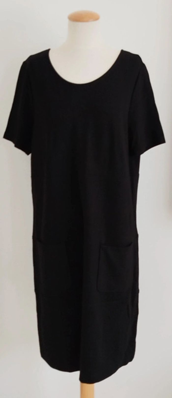 Robe manches courtes noire Betty Barclay taille 40 - photo numéro 2