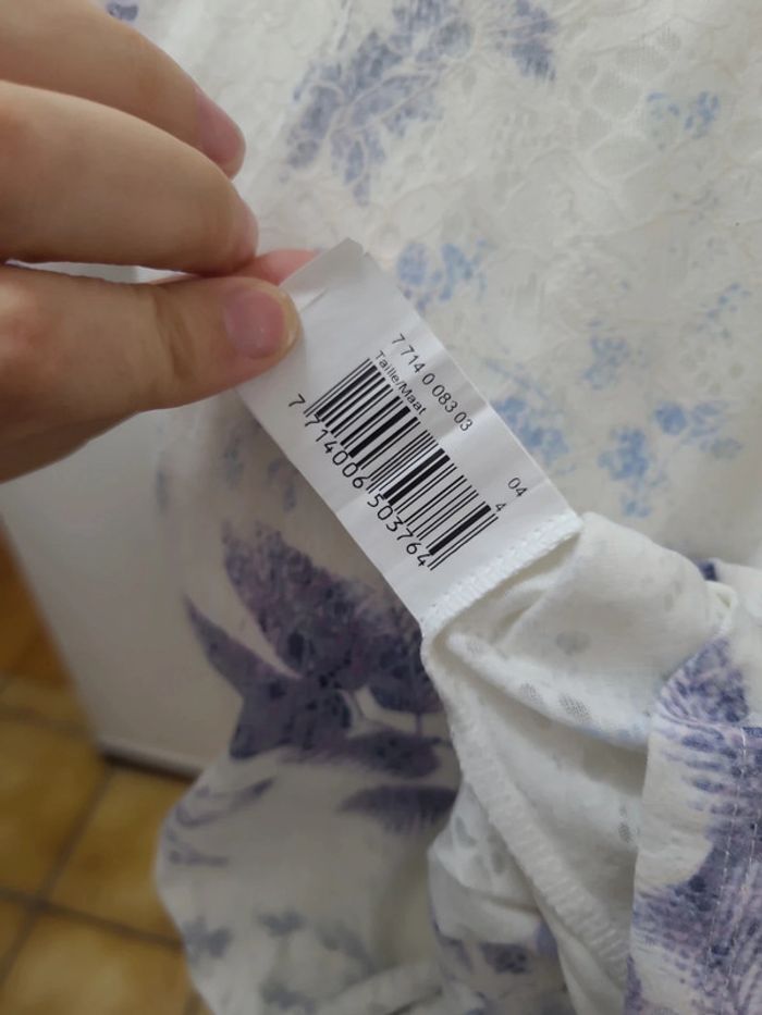 T shirt taille 4 - photo numéro 5