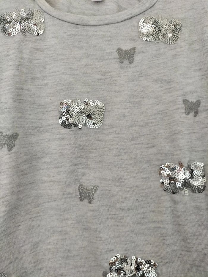 T-shirt manches longues motif papillon 5 ans - photo numéro 2