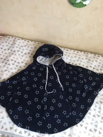 Poncho bleu étoilé blanc à capuche Pilou Pilou cocooning Taille M NEUF