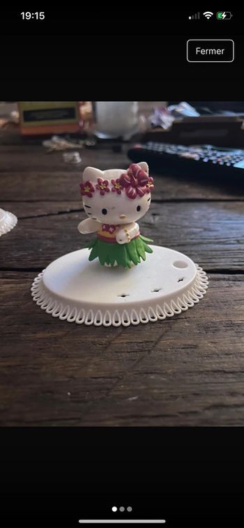 Figurine danseuse île hello kitty