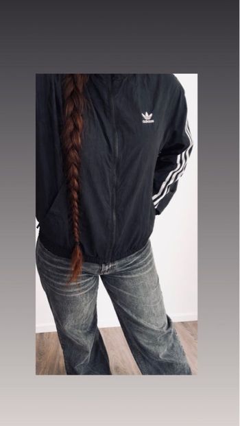 Veste Adidas street wear coupe vent tendance printemps 2026 noire et blanche virale