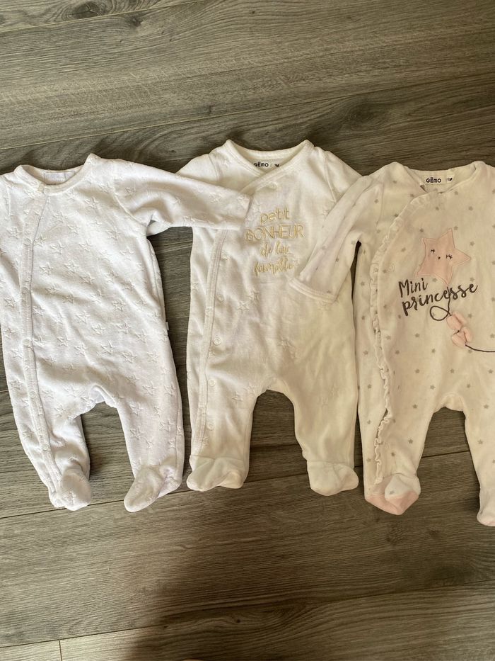 Lot de 3 pyjamas 1 mois - photo numéro 1
