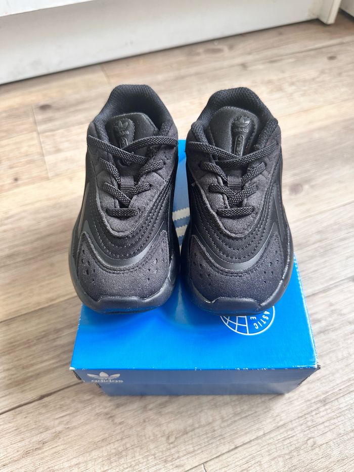 Baskets adidas ozelia noir taille 25 lacet élastique - photo numéro 3
