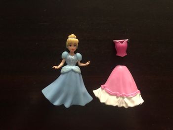 Figurine mini poupée cendrillon