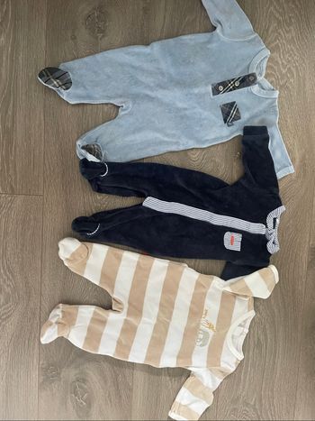 Lot de 3 pyjamas, grenouillères, dors bien de la marque Jacadi taille 1 mois
