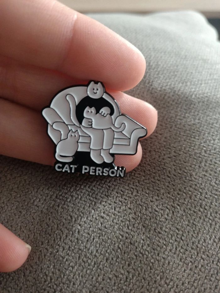 Pins Cat Person - photo numéro 2