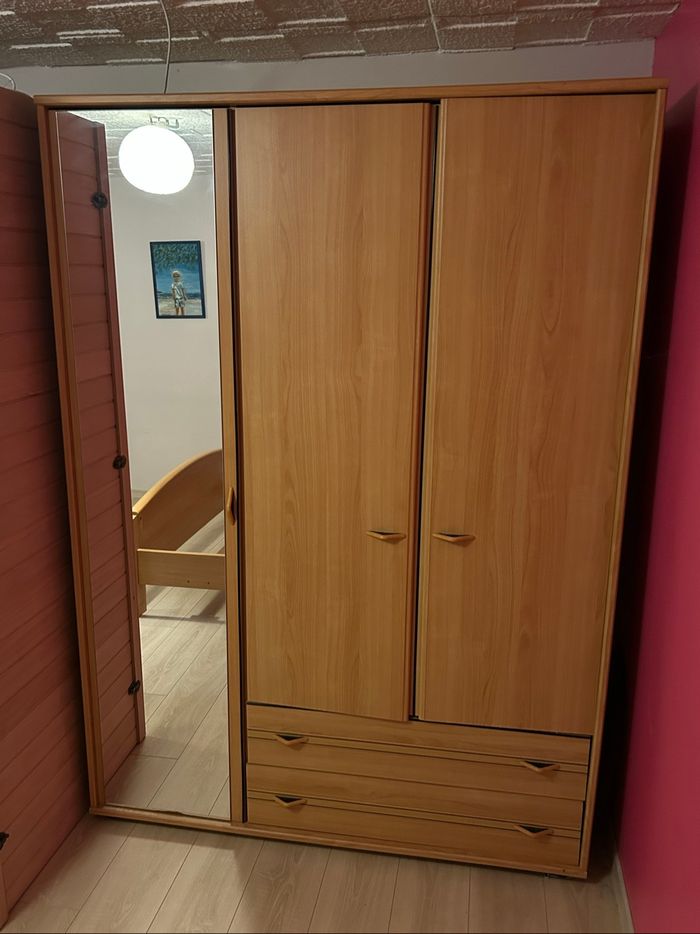 Armoire 3 portes bois + 2 tiroirs + miroir - photo numéro 2