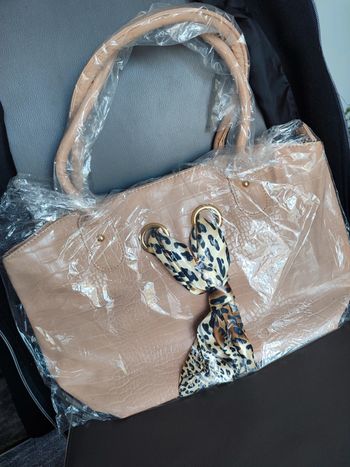 Grand sac à main neuf