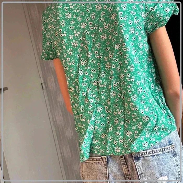 T shirt motif floral taille 34/14ans marque kiabi - photo numéro 2