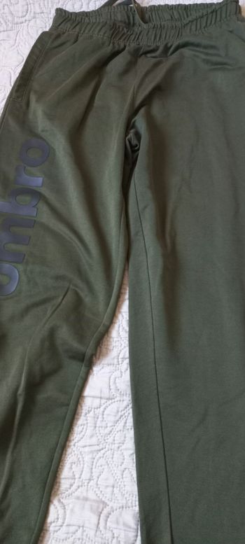 Jogging  umbro taille  S