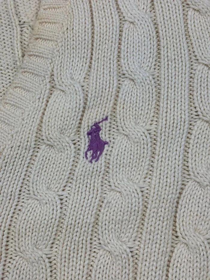 Pull d’hiver torsadé en maille Ralph Lauren blanc crème logo violet col V taille M femme - photo numéro 5