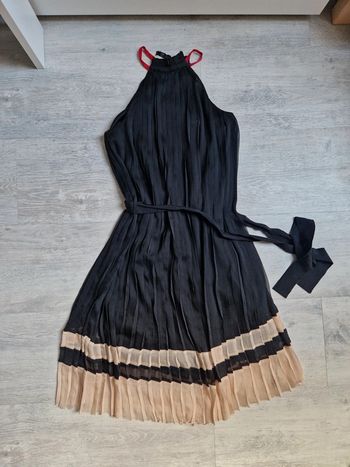 Robe plissée Promod convient à un XS