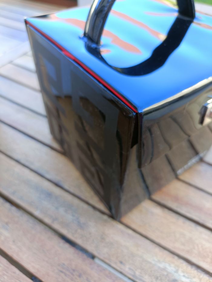 COFFRET A BIJOUX VERNIS NOIR GIVENCHY PARFUMS - photo numéro 7