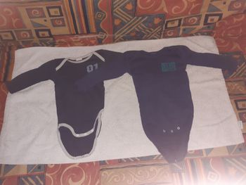 2 bodies ABSORBA 12 mois