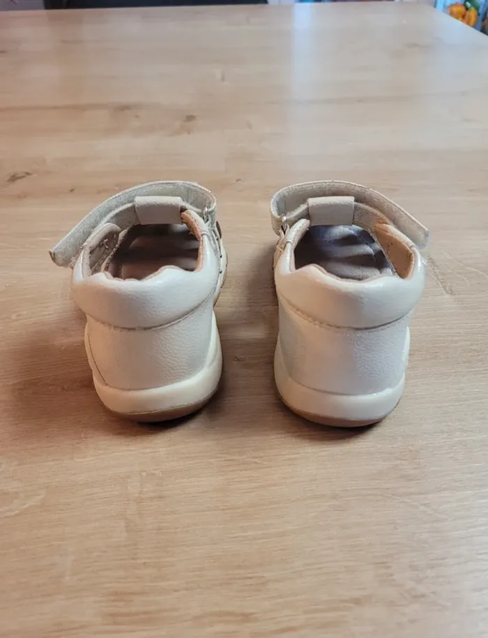 Sandales bébé fille en cuir taille 22 - photo numéro 8