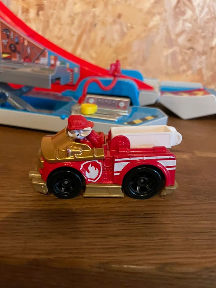 Idée cadeau 🎁 Camion Pat Patrouilleur 2 en 1 True Métal de la Pat Patrouille avec 3 véhicules - photo numéro 7