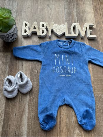 - Pyjama  Kiabi - 1 mois - Très bon état  (Je l’ai en plusieurs exemplaire)