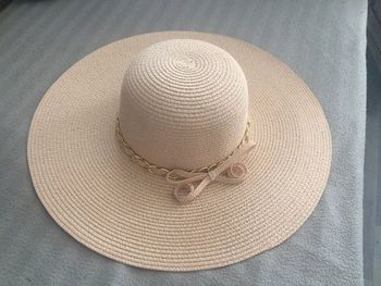 Grand chapeau pour femmes