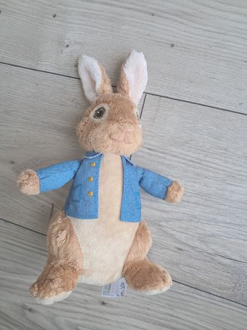 Peluche peter rabbit. Peluche pierre lapin