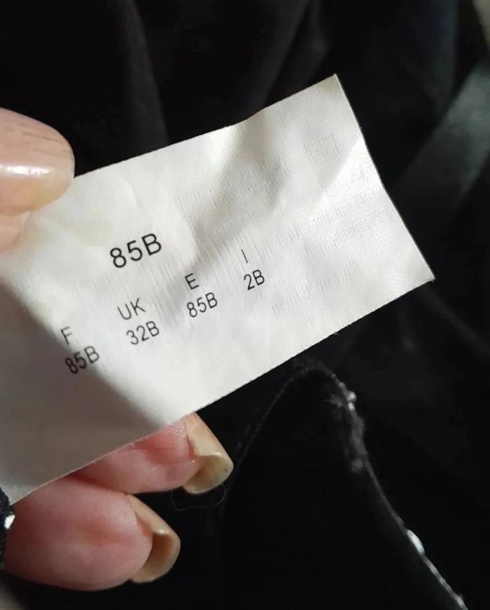 Nuisette noire et blanche, Taille 36/38, Bonnets 85B - photo numéro 5