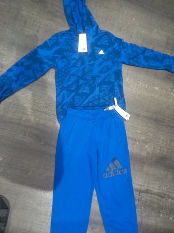 Neuf taille 11 12 an marque Adidas