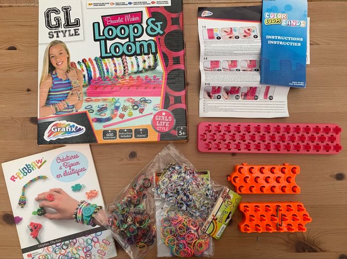 Livre Créatures et bijoux en élastiques + élastiques et métiers à tisser