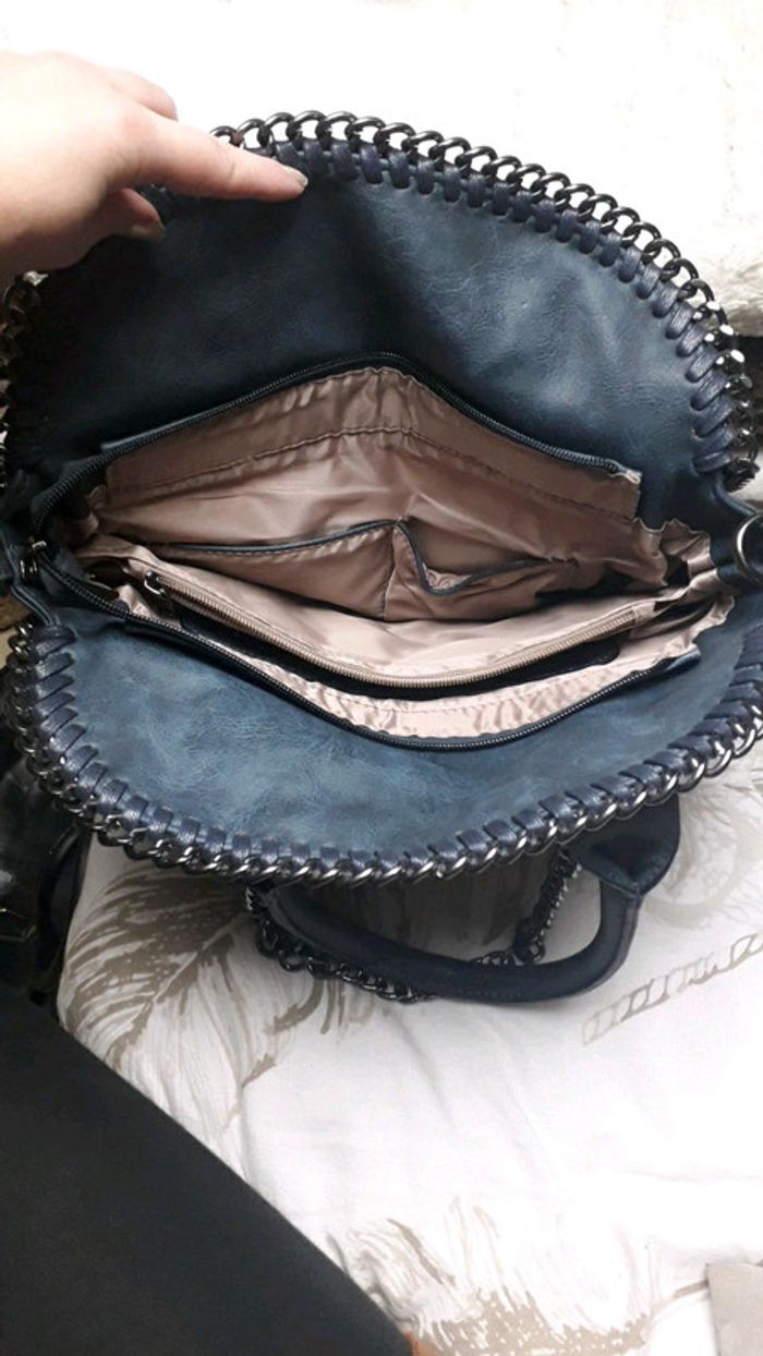 Sac bleu avec chaînes - photo numéro 3