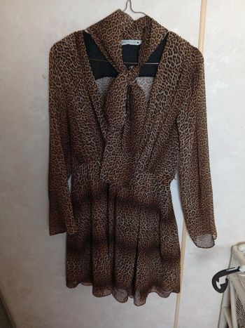 Robe léopard Zara – taille S – fluide avec nœud 🐆