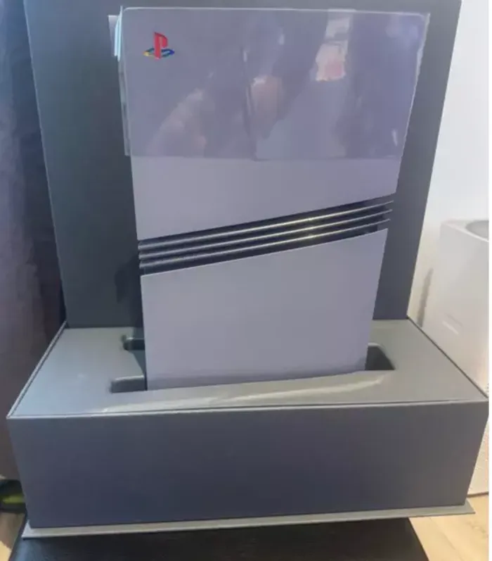 PS5 PRO 30ème anniversaire PlayStation 5 Pro 30th Anniversary Limited Edition - photo numéro 7