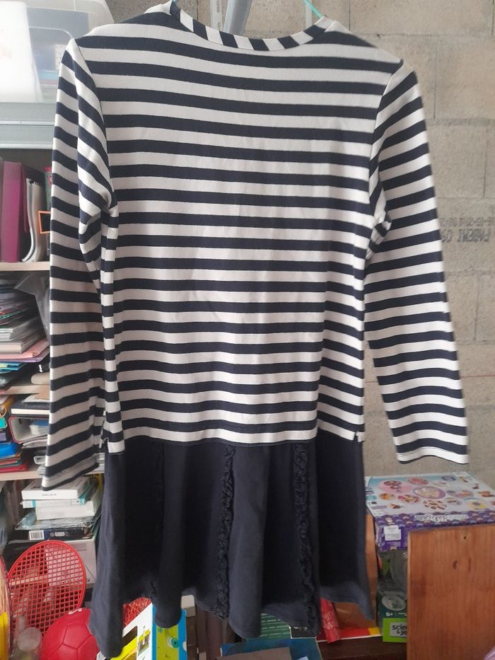 Très jolie robe mayoral pour fille en 8ans - photo numéro 2