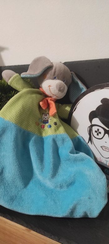 Doudou plat chien Mots d'enfants losange bleu chat balles Leclerc Vert Orange