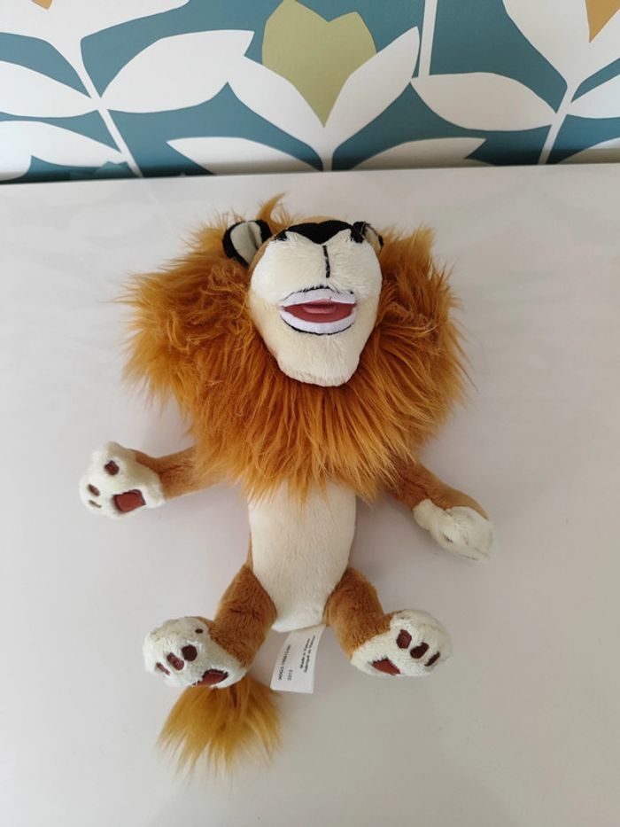 Peluche lion Alex Madagascar 3 - photo numéro 4
