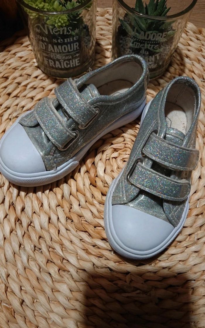 Chaussures à scratch argenté