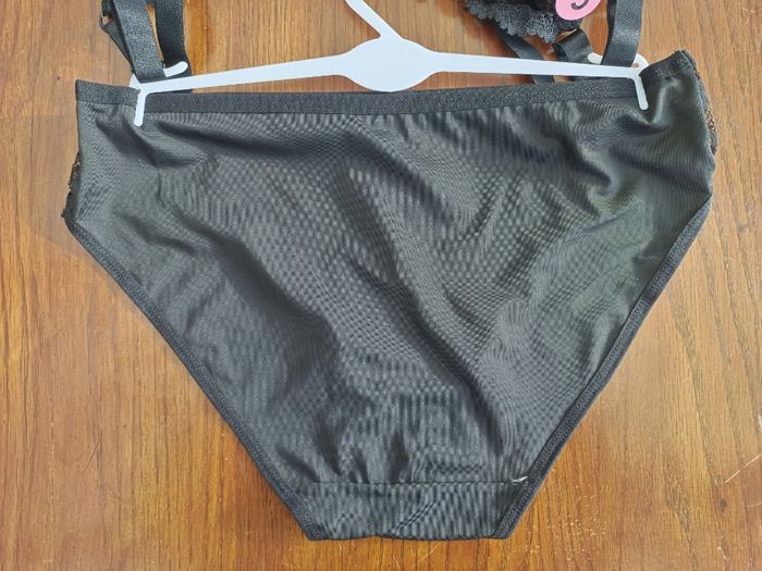 Ensemble lingerie - photo numéro 4