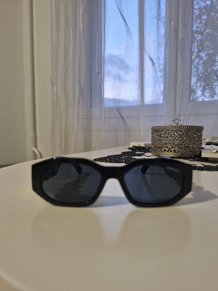 Lunette de soleil versace