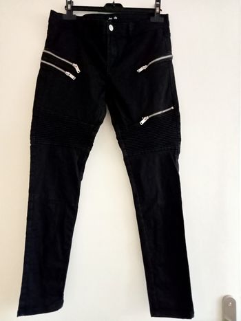 Pantalon jeans noir avec poches zippées