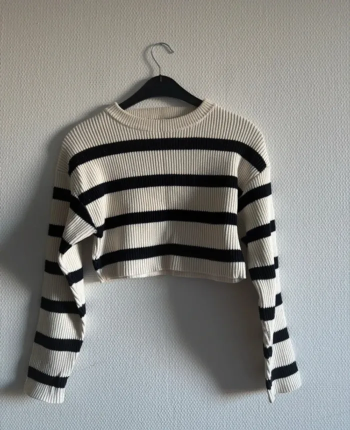 Pull crop top à rayures