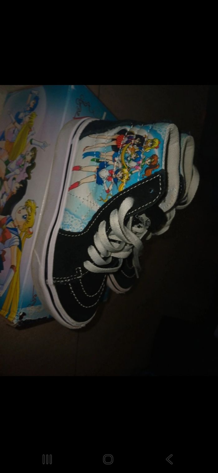 Vans sk8 hi collection Saylor Moon t 29 - photo numéro 2