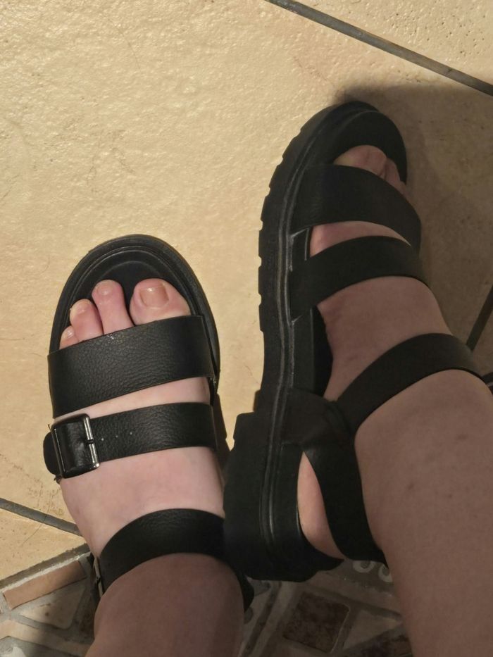 Sandales noires à boucles P38 Primark - photo numéro 10